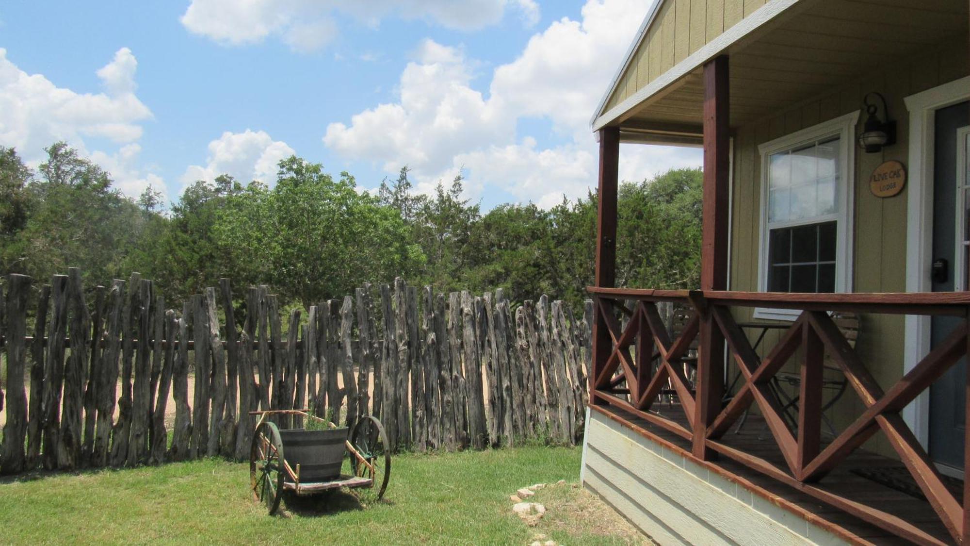 Hotel The Alexander At Creek Road Dripping Springs Exterior foto