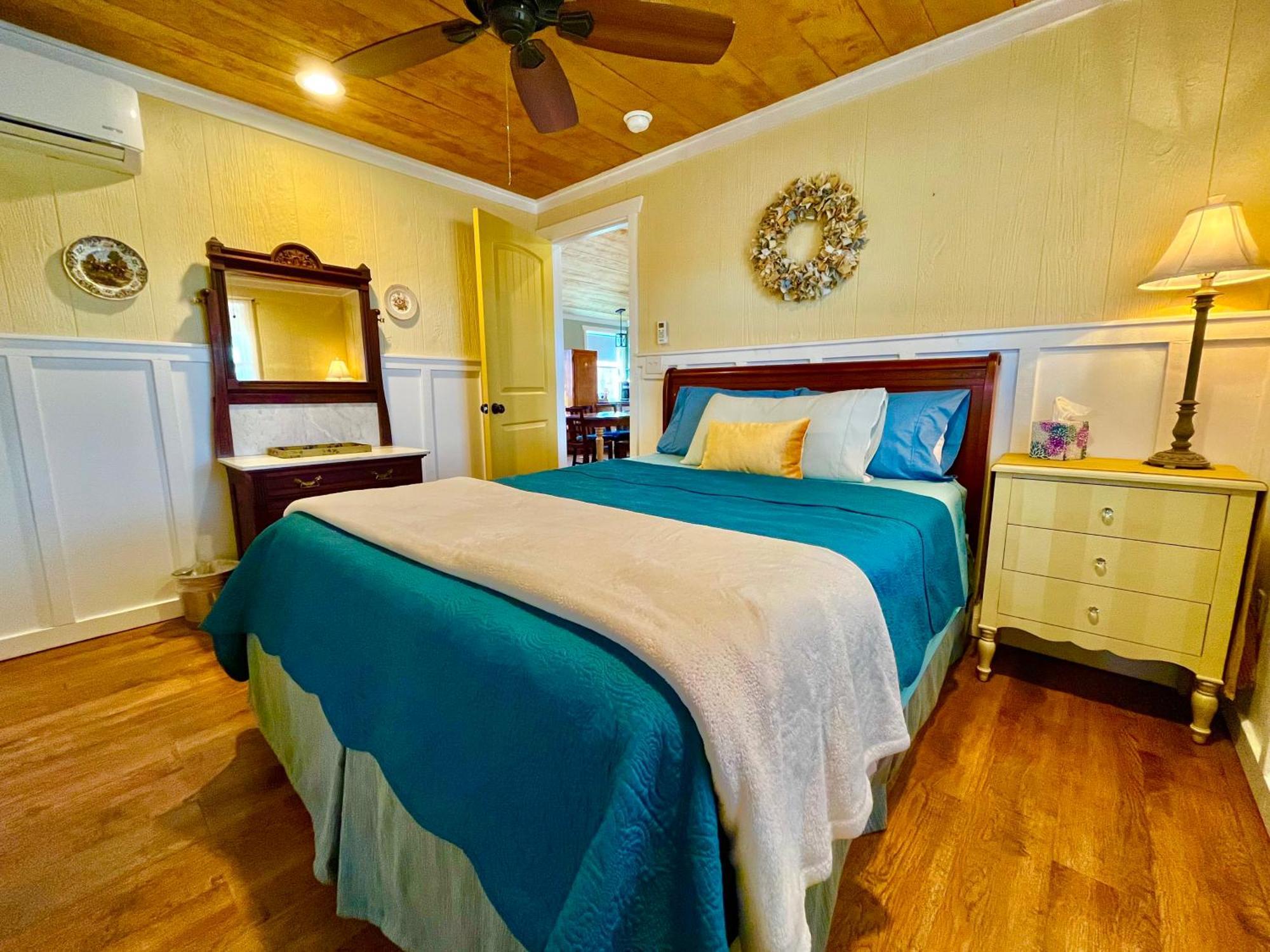Hotel The Alexander At Creek Road Dripping Springs Exterior foto